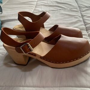 Mary Jane style clog